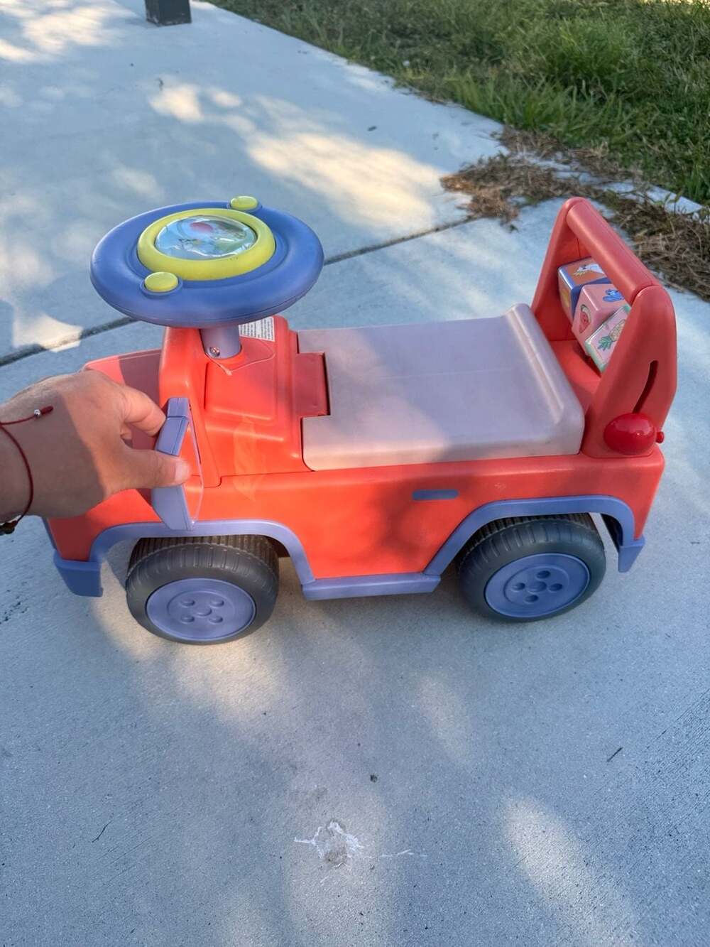 Bluey Heeler 4WD Family Vehicle Ride-On Toy Car